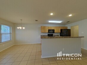 817 Village Point Ln in Fort Worth, TX - Building Photo - Building Photo
