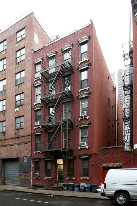 454 W 45th St in New York, NY - Building Photo