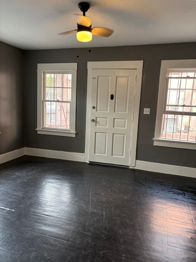 property at 722 1/2 W 41st Dr