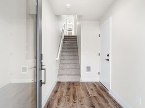 18638 SW Judith Ln in Beaverton, OR - Foto de edificio - Building Photo