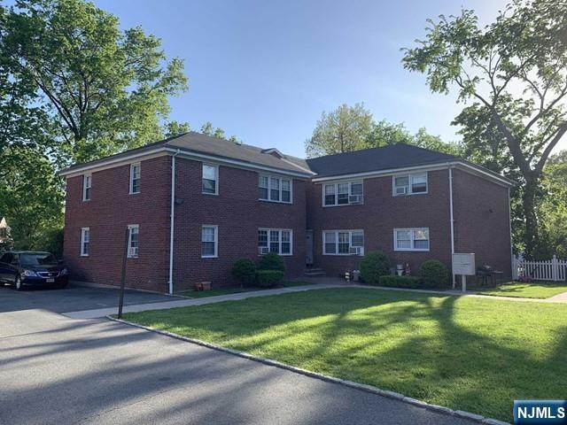 171-183-183 Fort Lee Rd in Teaneck, NJ - Foto de edificio