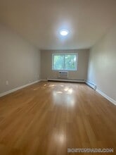 140 Willard St, Unit 9 in Lowell, MA - Building Photo - Building Photo