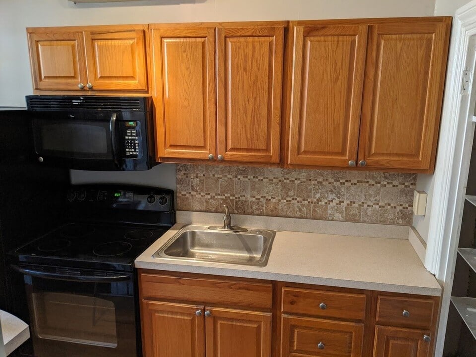 1017 Green St in Harrisburg, PA - Building Photo