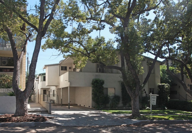 440 E San Jose Ave in Burbank, CA - Foto de edificio - Building Photo