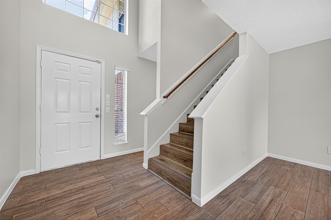 1902 Sugar Pine Cir in Houston, TX - Building Photo