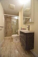 1614 Beacon St, Unit 2 in Brookline, MA - Building Photo - Building Photo