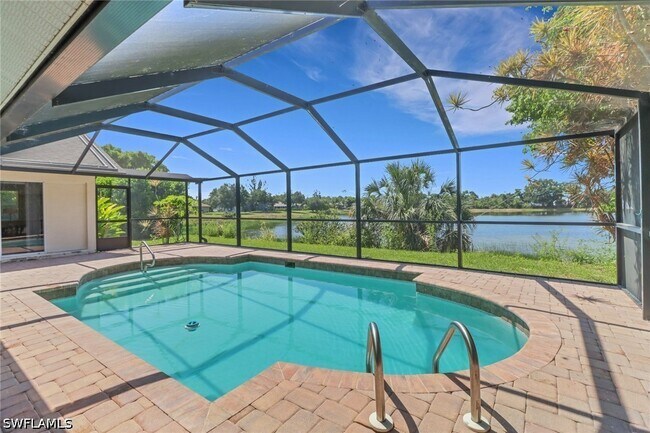 12406 Lake Shalimar Dr in Bonita Springs, FL - Building Photo - Building Photo