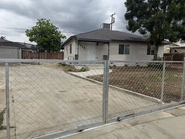 1928 Doolittle Ave