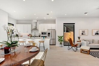 1907 1/2 E 16th St in Austin, TX - Building Photo - Building Photo