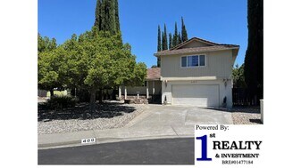 400 Seville Pl in Vacaville, CA - Building Photo