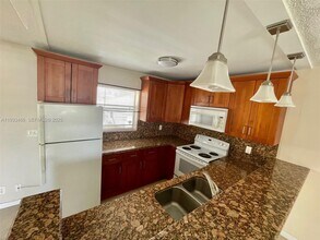 2519 Pierce St in Hollywood, FL - Building Photo - Building Photo