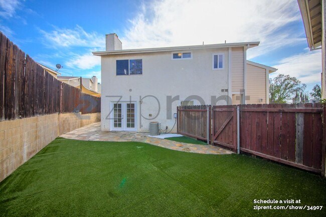 12331 Hilldale Ct in Los Angeles, CA - Building Photo - Building Photo