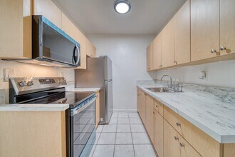 19110 NW 36th Ave in Miami Gardens, FL - Building Photo - Building Photo