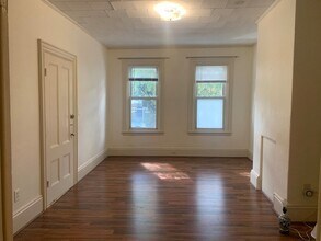 107 Rutherford Ave, Unit 1 in Boston, MA - Foto de edificio - Building Photo