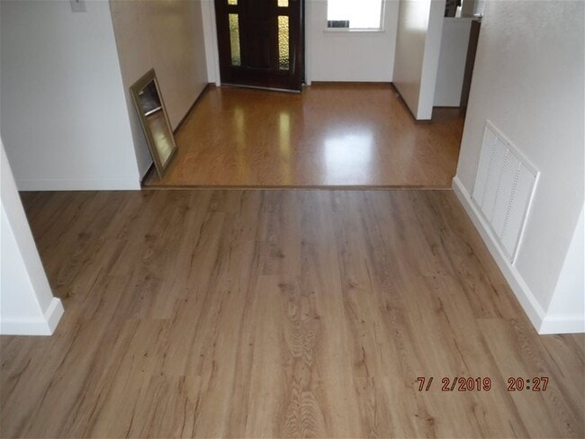 1500 Geary Cir in Yuba City, CA - Foto de edificio - Building Photo