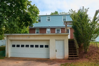 1604 Clearview Rd in Lansdale, PA - Building Photo - Building Photo