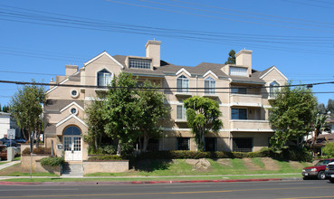 Lido Apartments - 9915 National Blvd in Los Angeles, CA - Building Photo - Building Photo