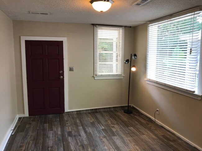 53 Amherst St, Unit D in Charleston, SC - Foto de edificio - Building Photo