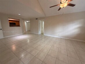 15661 SW 104th Terrace in Miami, FL - Building Photo - Building Photo
