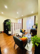 4428 Chestnut St, Unit 2nd Floor Front in Philadelphia, PA - Foto de edificio - Building Photo