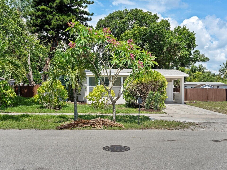 113 SW 22nd Ave in Fort Lauderdale, FL - Building Photo