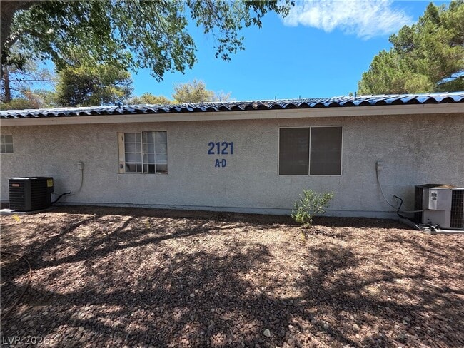 2121 Chertsey Dr