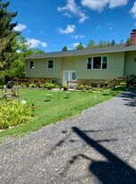 467 Troy Rd, Unit Apartment 1 in Ithaca, NY - Building Photo