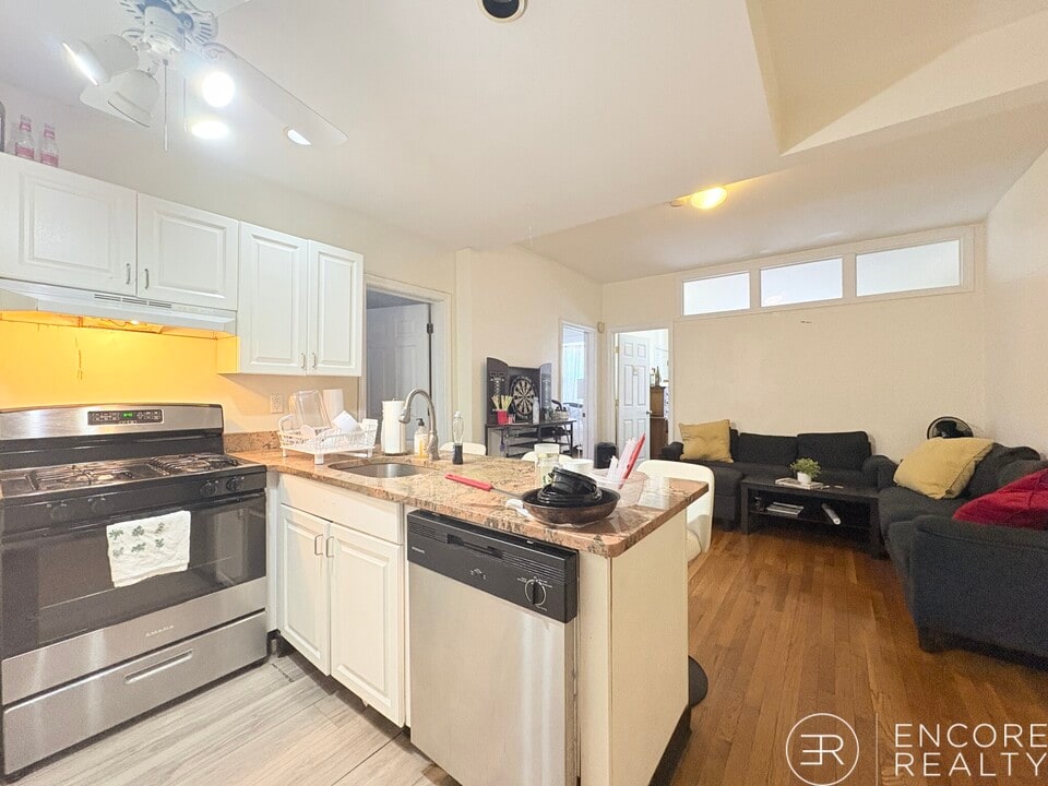 153 Saint Paul St in Brookline, MA - Building Photo