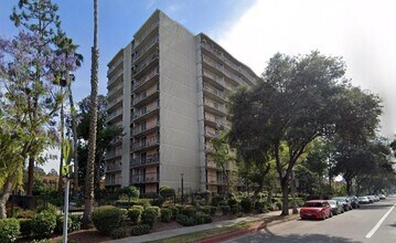 560 E Villa St in Pasadena, CA - Building Photo - Building Photo
