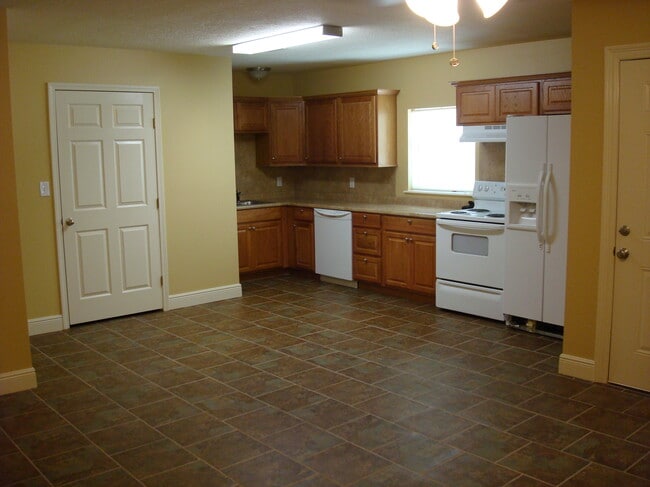 4449 Brown St, Unit #4 in Lake Charles, LA - Foto de edificio - Building Photo