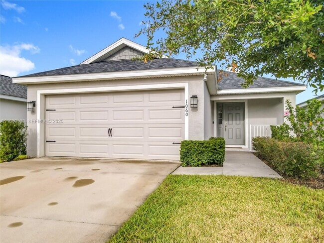 1060 Cascade Dr in Davenport, FL - Building Photo - Building Photo