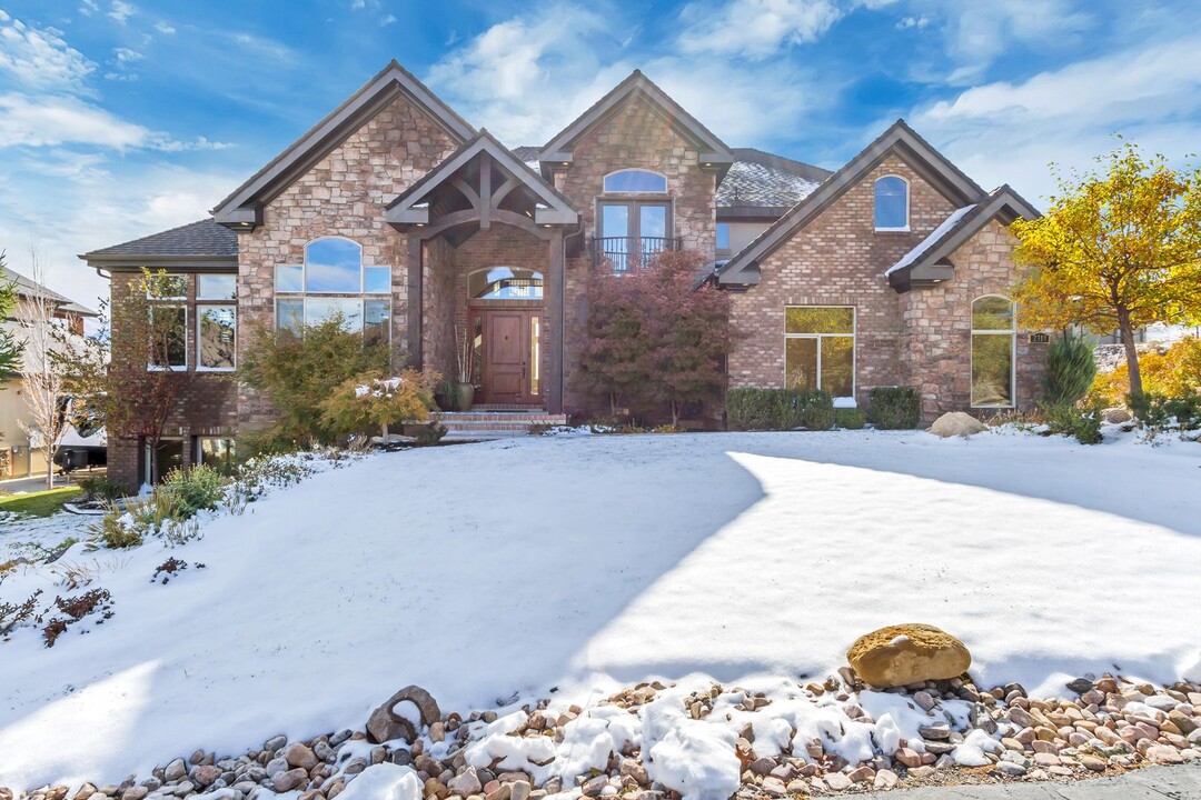 2318 Mercer Point Cir in Draper, UT - Foto de edificio