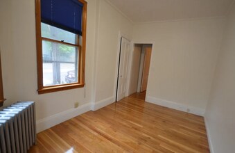 234 Cypress St, Unit 3 in Brookline, MA - Building Photo - Building Photo