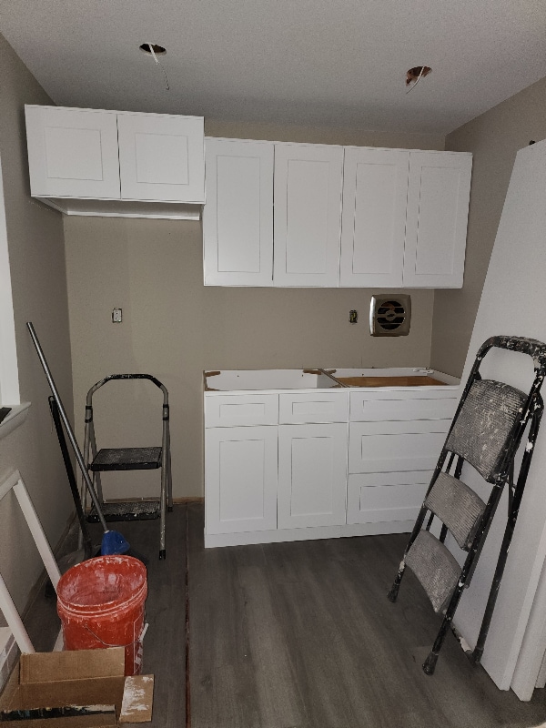 299 Park St, Unit A4 in Bristol, CT - Foto de edificio - Building Photo