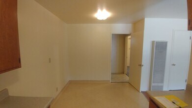 Racetrack 2, Unit 182 in Auburn, CA - Building Photo - Building Photo