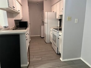 7600 Emmett F Lowry Expy in Texas City, TX - Building Photo - Building Photo