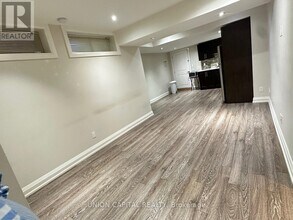 163 Elmwood Ave in Richmond Hill, ON - Building Photo - Building Photo