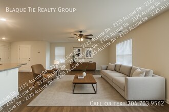 2125 Allium Dr in Charlotte, NC - Building Photo - Building Photo