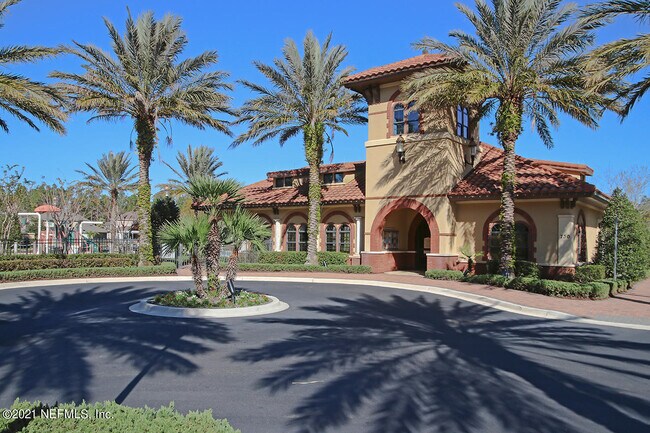 340 Servia Dr