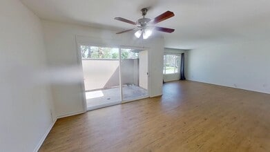 1154 S Clifpark Cir in Anaheim, CA - Building Photo - Building Photo