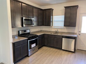 25560 Northpark Palm Dr in Porter, TX - Building Photo - Building Photo