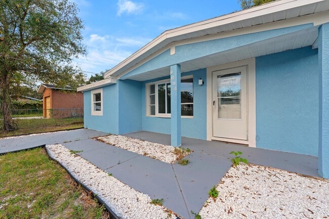 9604 N 18th St in Tampa, FL - Building Photo - Building Photo