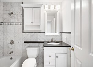 4 Charlesgate E, Unit 201 in Boston, MA - Foto de edificio - Building Photo