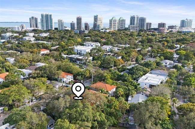 2922 Virginia St in Miami, FL - Foto de edificio - Building Photo