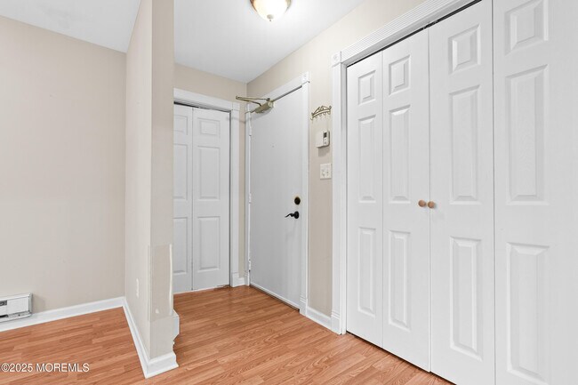 321-323-323 Shore Dr in Highlands, NJ - Building Photo - Building Photo
