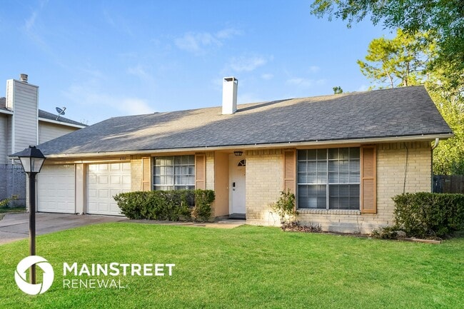 4302 Stonehenge Trail in Houston, TX - Foto de edificio - Building Photo