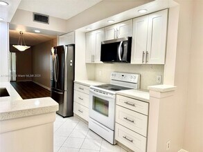 1601 Abaco Dr, Unit B1 in Coconut Creek, FL - Building Photo - Building Photo