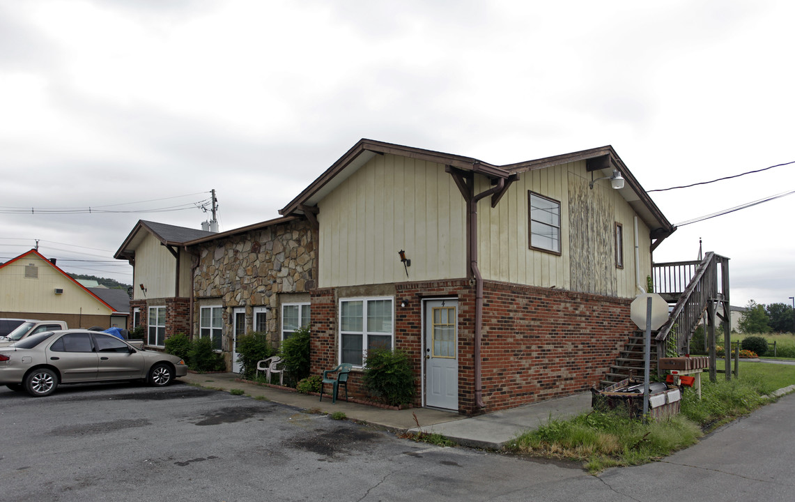 109 Carlstown Dr in Pigeon Forge, TN - Building Photo