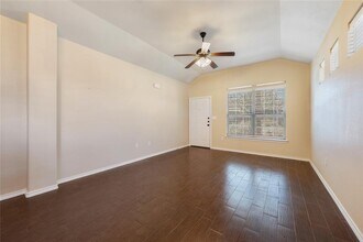 101 Creekside Villa Dr in Kyle, TX - Building Photo - Building Photo