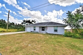 140 Weeping Willow Rd in Eagle Lake, FL - Building Photo - Building Photo